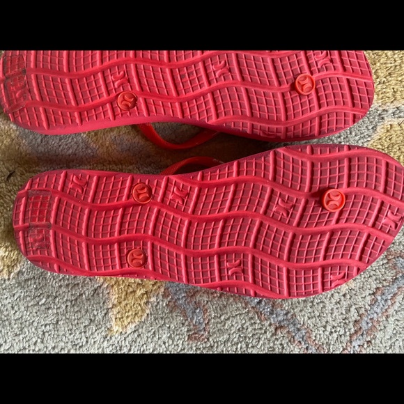 Hurley size 8.5 sandals - Picture 3 of 5